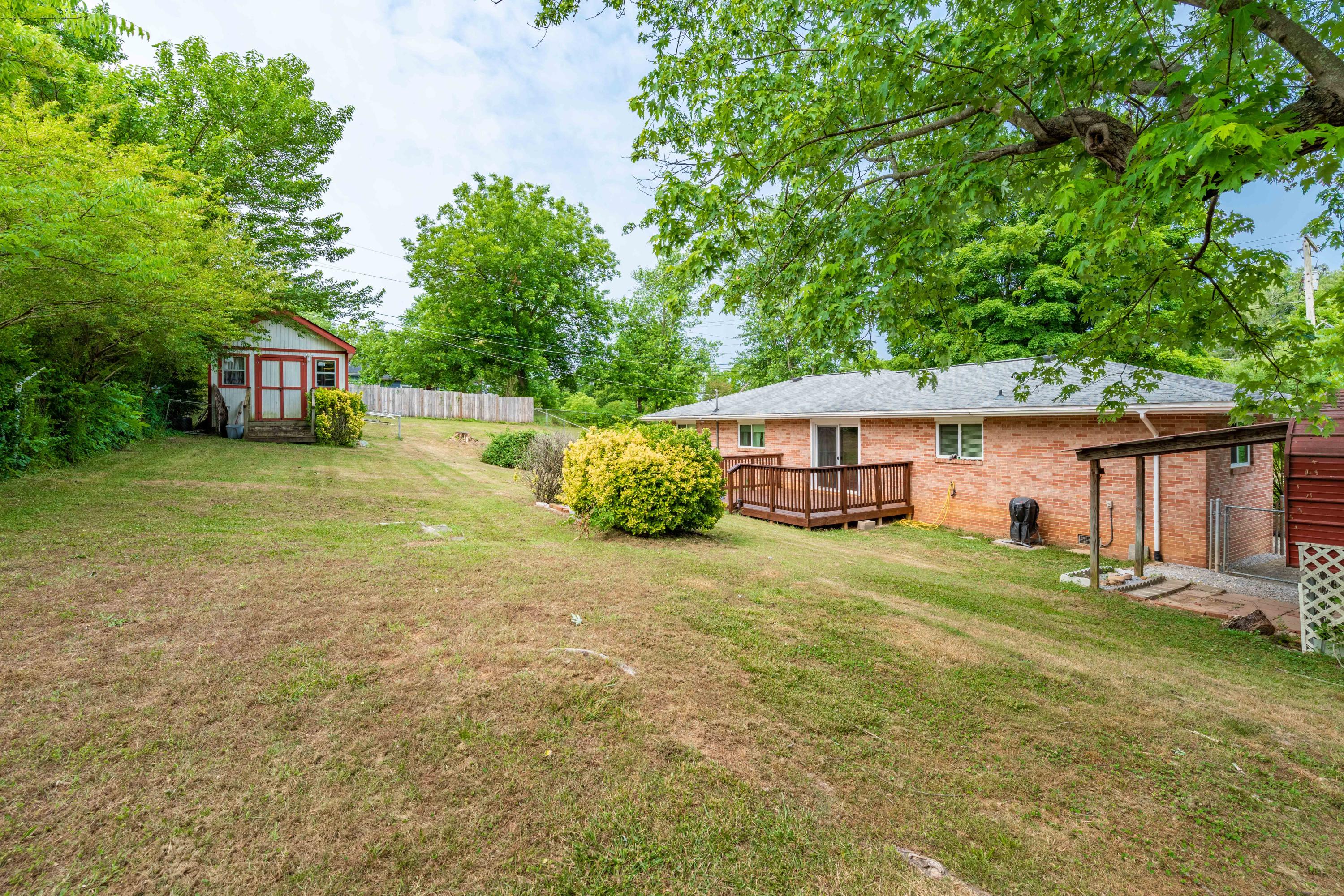 4502 Dumac Road Chattanooga, TN 37416 - Photo 20 of 22 whole yard