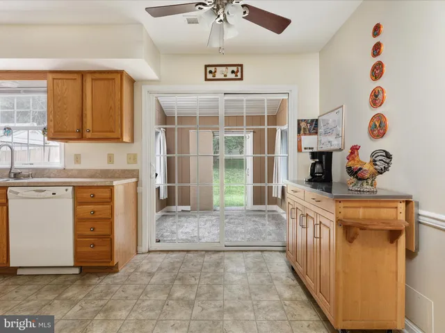 $2,450 | 138 Kerfoot Avenue, Front Royal, VA 22630