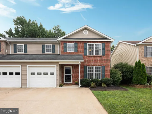 $2,450 | 138 Kerfoot Avenue, Front Royal, VA 22630