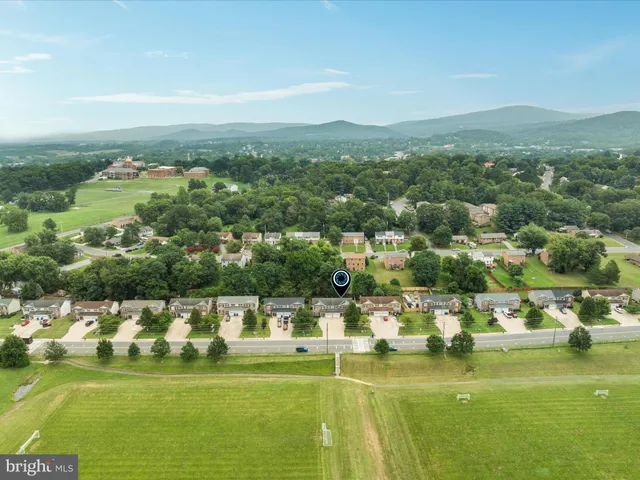 $2,450 | 138 Kerfoot Avenue, Front Royal, VA 22630