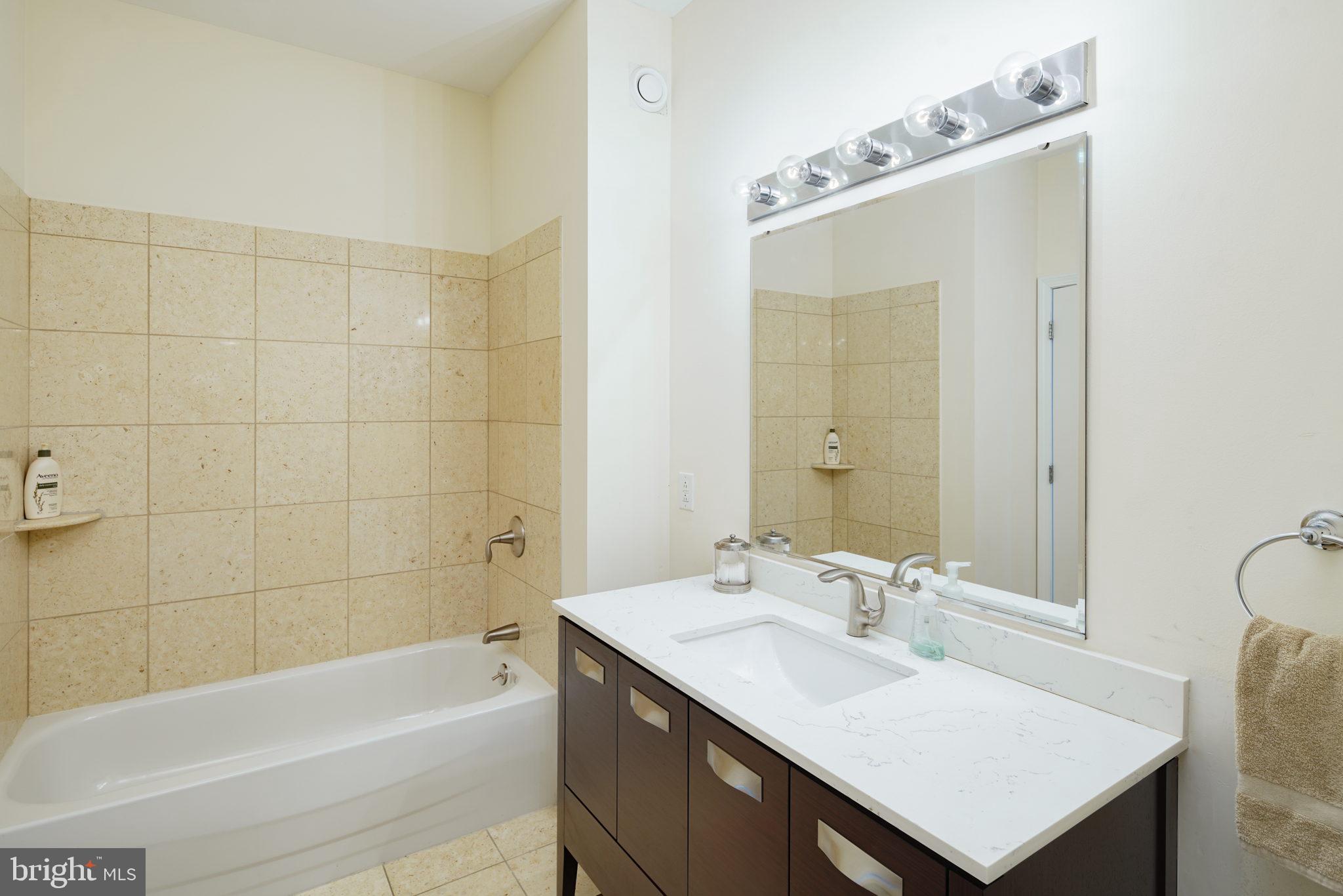 901 North Penn Street, Unit R2003 Philadelphia, PA 19123 - Photo 29 of 52