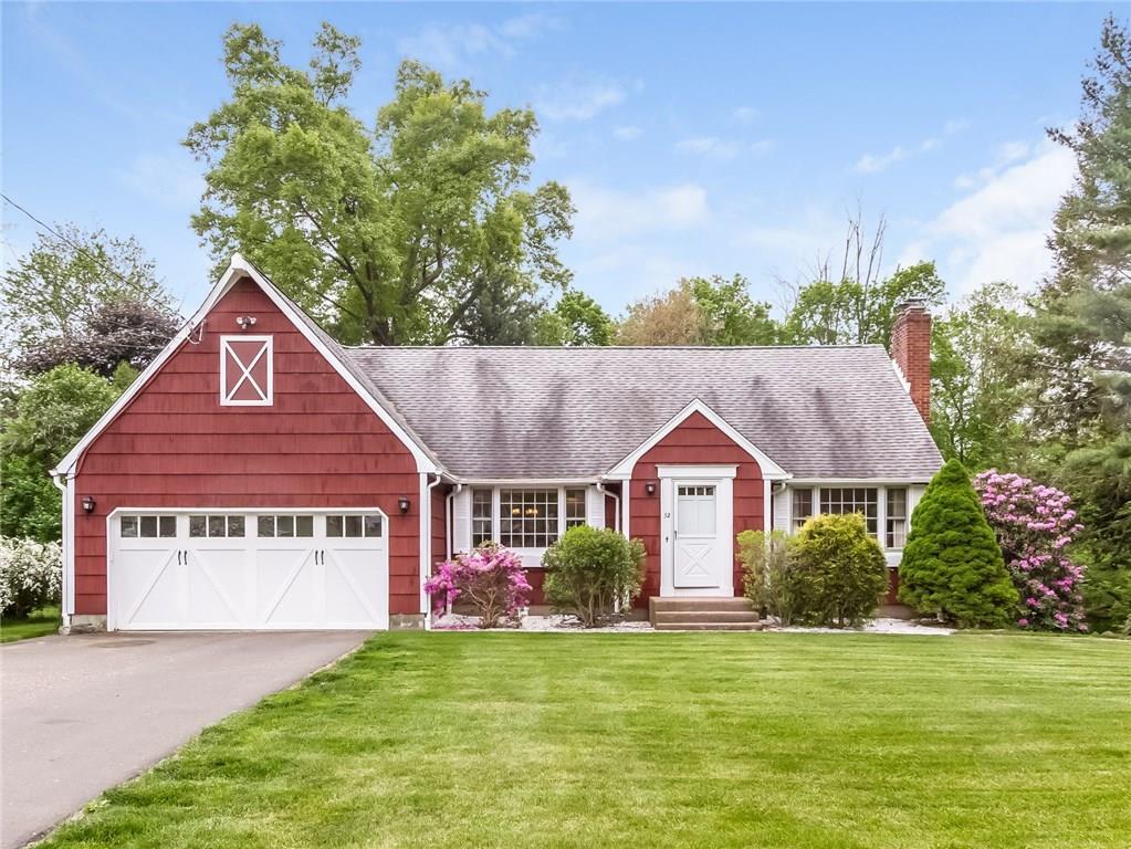 Beautiful Cape in quiet neighborhood. A " doll house" on the outside with lots of room on the inside!