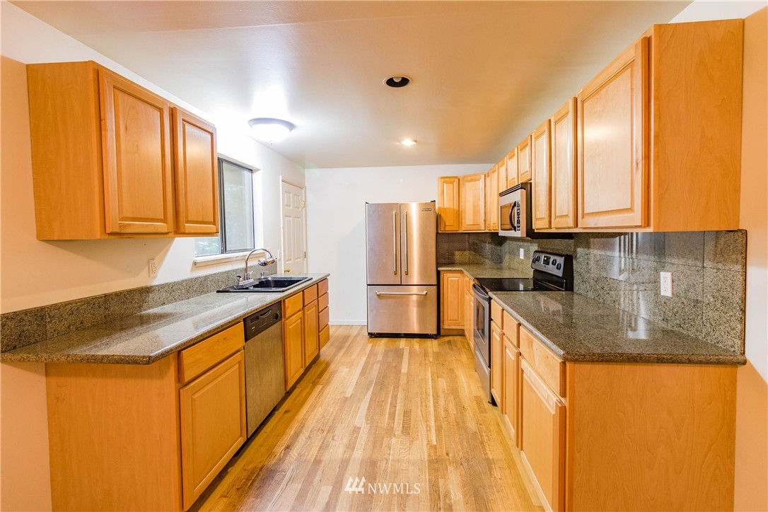 13648 197th Avenue Southeast Renton, WA 98059 - Photo 6 of 15 Gallery Image 6