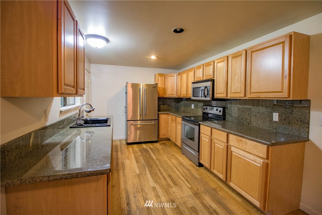 13648 197th Avenue Southeast Renton, WA 98059 - Photo 7 of 15 Gallery Image 7