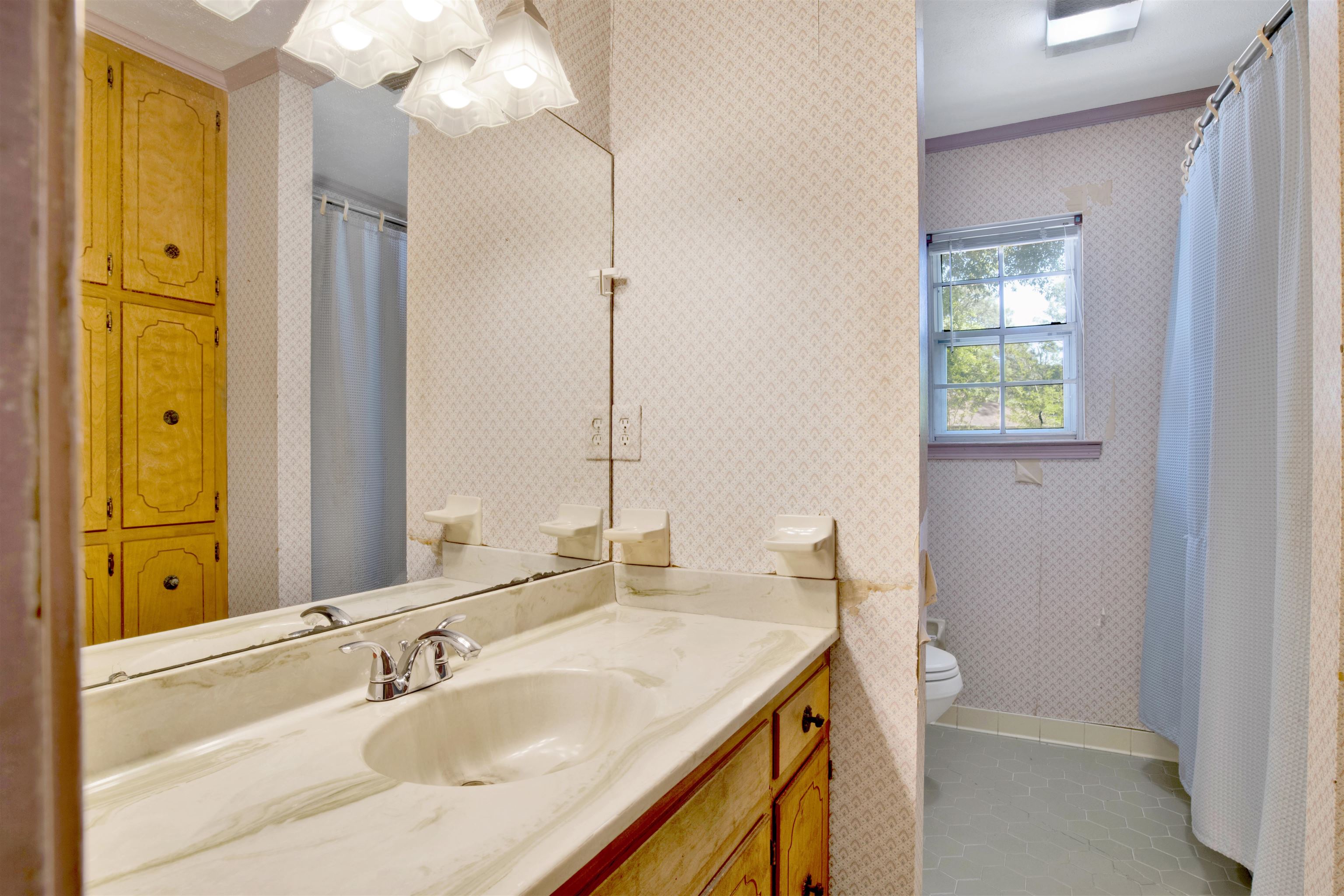 109 Paige Circle Daphne, AL 36526 - Photo 27 of 46 Main Lvl Primary Bath