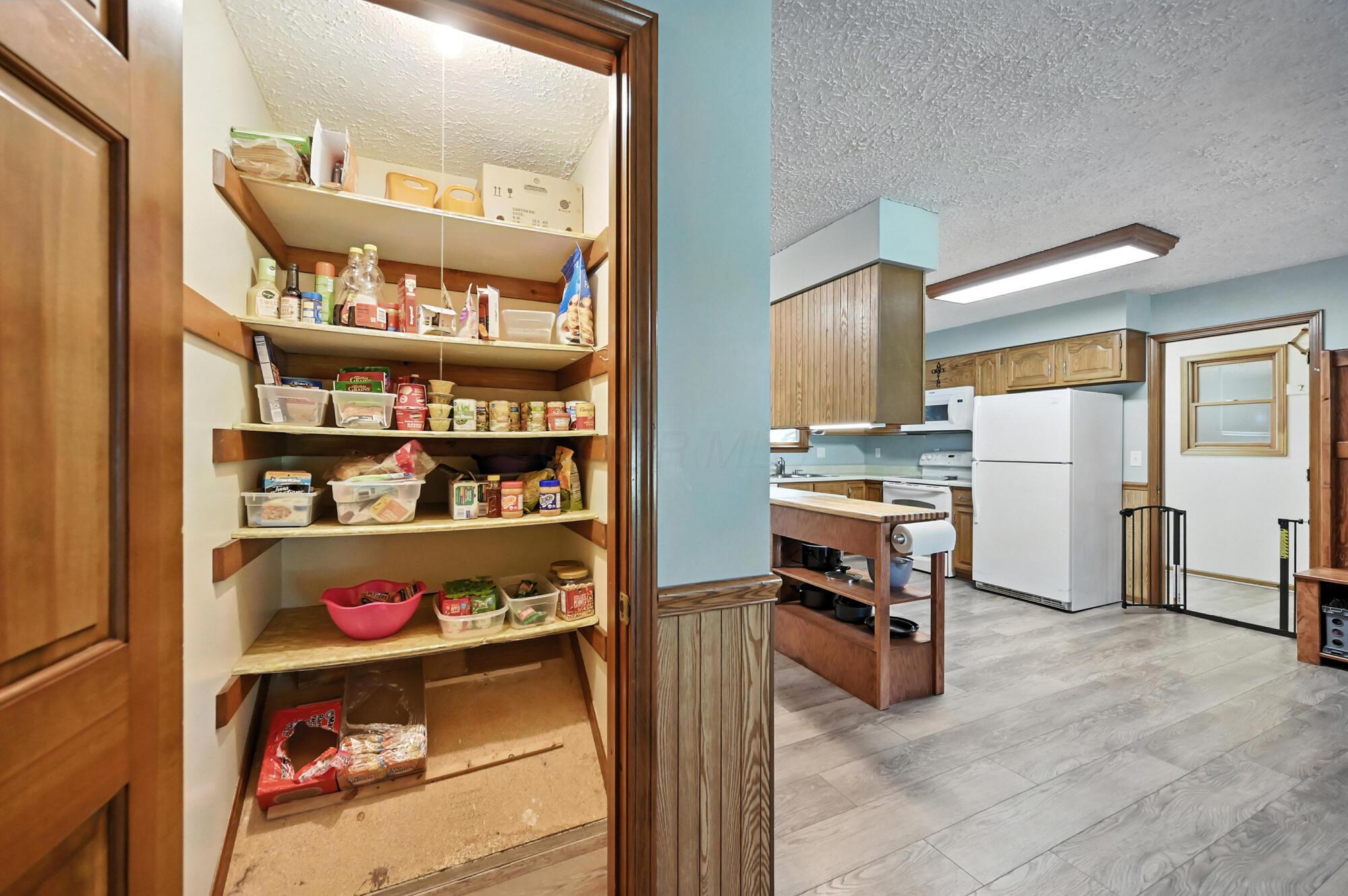 5536 Stauffer Road Morral, OH 43337 - Photo 20 of 56 LARGE PANTRY