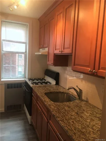 $1,800 | 770 Bronx River Road, Unit A26, Bronxville, NY 10708