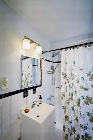 $1,800 | 770 Bronx River Road, Unit A26, Bronxville, NY 10708