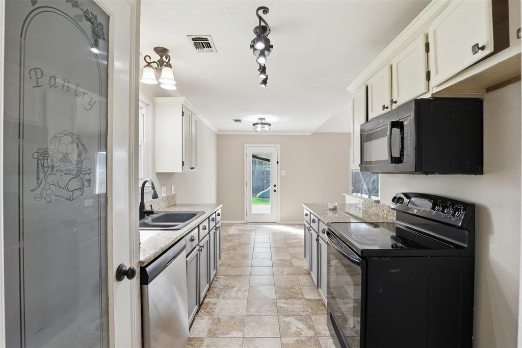 108 George Street Cleburne, TX 76031 - Photo 12 of 29