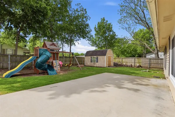 $1,695 | 108 George Street, Cleburne, TX 76031