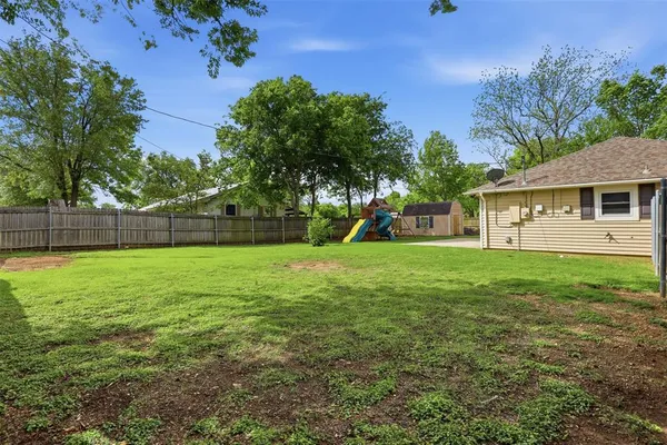 $1,695 | 108 George Street, Cleburne, TX 76031