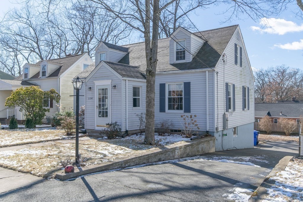 114 Appleton Street Springfield, MA 01108 - Photo 33 of 35 a front view of a house with street