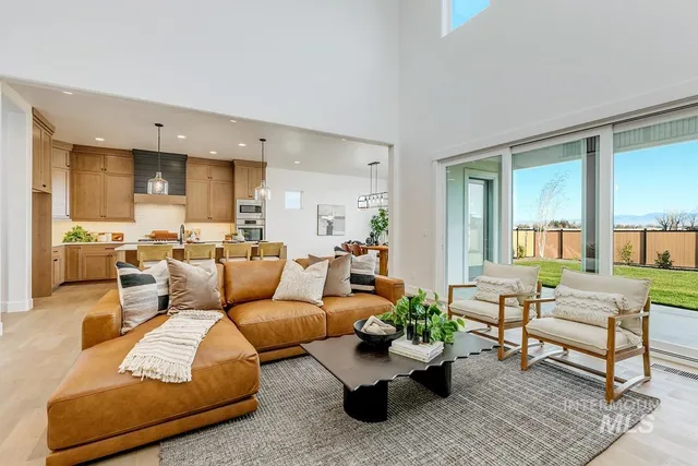 $1,127,044 | 21726 Appaloosa Avenue, Star, ID 83669