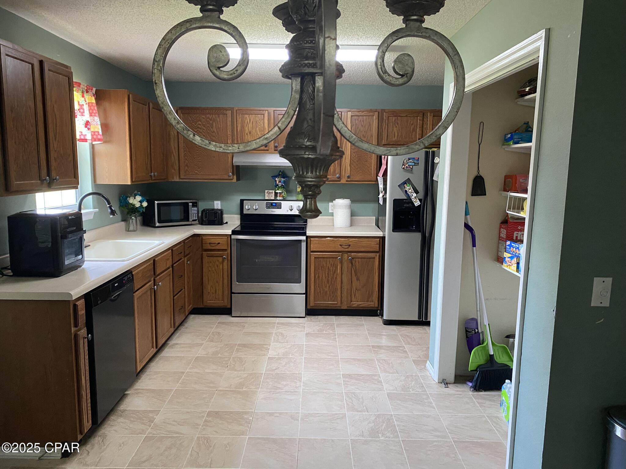 3210 Highway 69 Grand Ridge, FL 32442 - Photo 5 of 31 Gallery Image 5