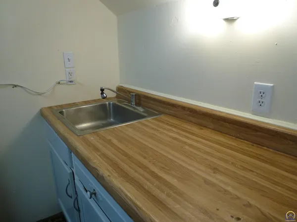 $645 | 402 West Street, Unit D, Emporia, KS 66801