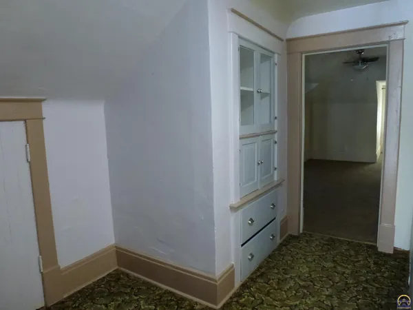 $645 | 402 West Street, Unit D, Emporia, KS 66801