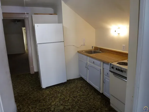 $645 | 402 West Street, Unit D, Emporia, KS 66801