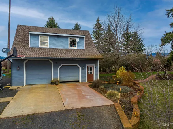 $749,000 | 2210 Trail Road, Moscow, ID 83843