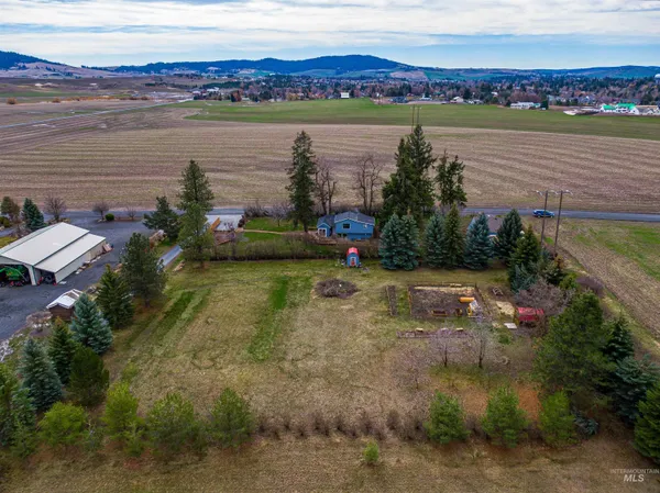 $749,000 | 2210 Trail Road, Moscow, ID 83843