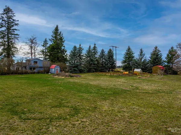 $749,000 | 2210 Trail Road, Moscow, ID 83843