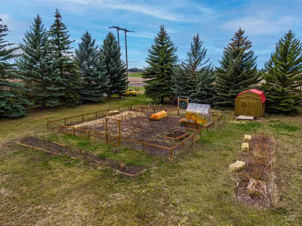 $749,000 | 2210 Trail Road, Moscow, ID 83843