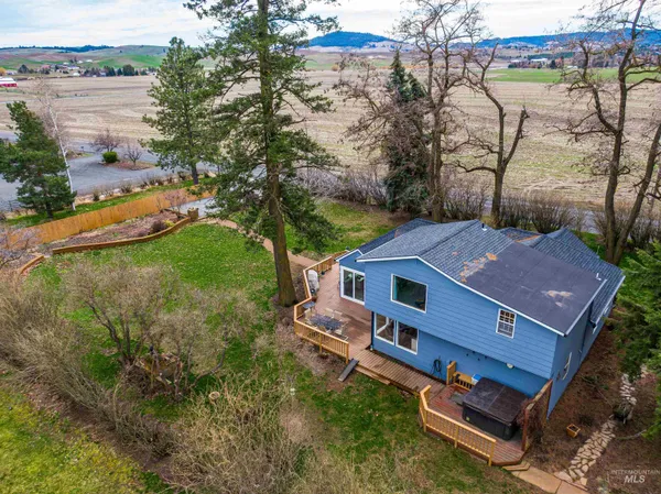 $749,000 | 2210 Trail Road, Moscow, ID 83843