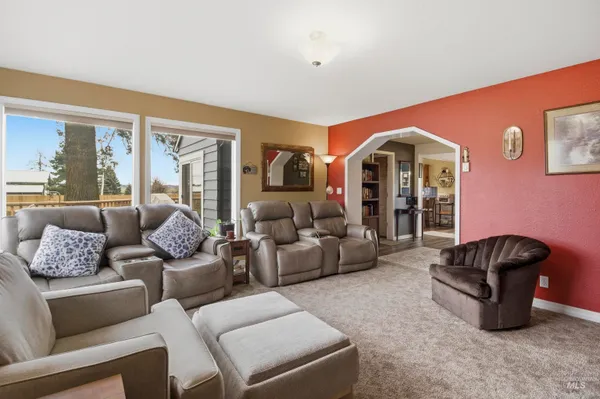 $749,000 | 2210 Trail Road, Moscow, ID 83843