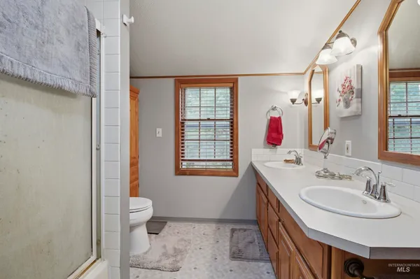 $749,000 | 2210 Trail Road, Moscow, ID 83843