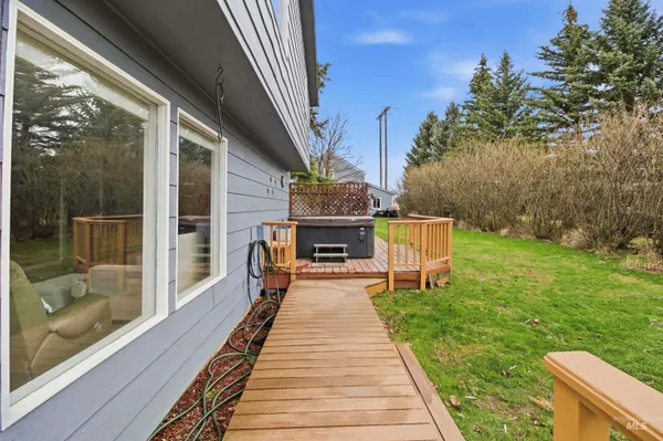 $749,000 | 2210 Trail Road, Moscow, ID 83843