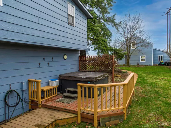 $749,000 | 2210 Trail Road, Moscow, ID 83843