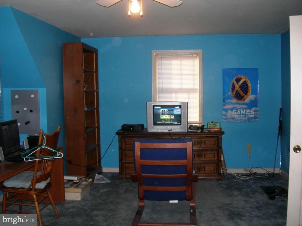 2214 Sunnyside Road Manheim, PA 17545 - Photo 12 of 28