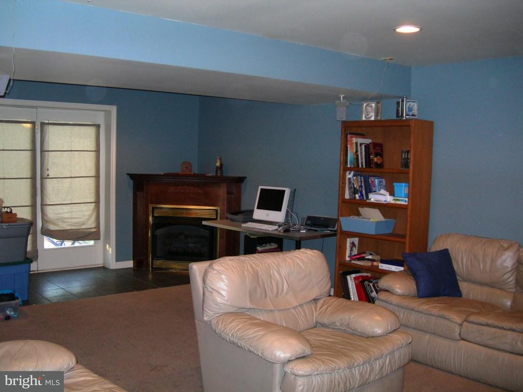 2214 Sunnyside Road Manheim, PA 17545 - Photo 19 of 28