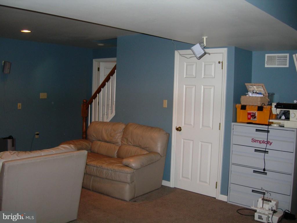 2214 Sunnyside Road Manheim, PA 17545 - Photo 21 of 28