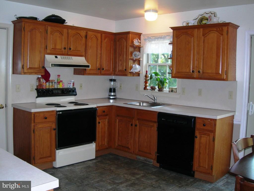 2214 Sunnyside Road Manheim, PA 17545 - Photo 6 of 28