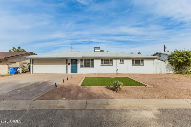 $2,395 | 3920 West Harmont Drive, Phoenix, AZ 85051