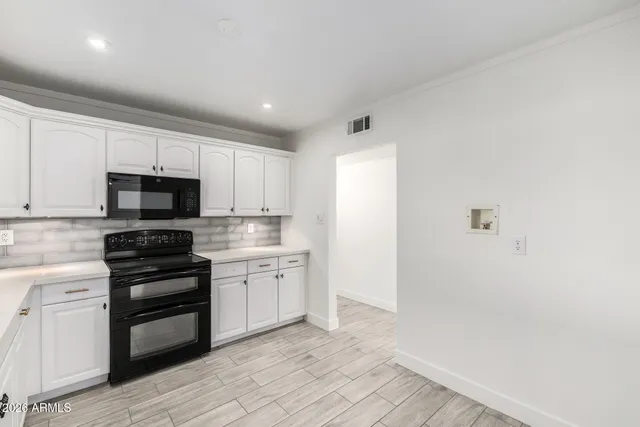 $2,395 | 3920 West Harmont Drive, Phoenix, AZ 85051