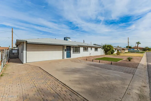 $2,395 | 3920 West Harmont Drive, Phoenix, AZ 85051