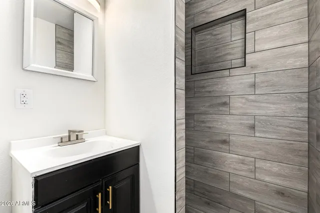 $2,395 | 3920 West Harmont Drive, Phoenix, AZ 85051