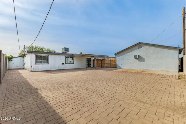 $2,395 | 3920 West Harmont Drive, Phoenix, AZ 85051