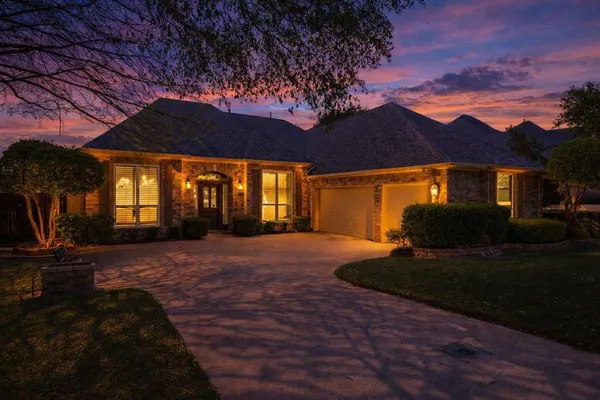 $570,000 | 2715 Creek Crossing Drive, McKinney, TX 75072