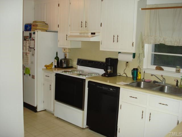 719 Torredge Road Durham, NC 27712 - Photo 3 of 7 Kitchen