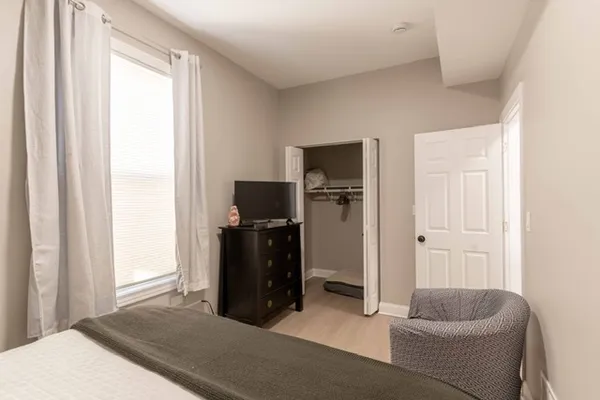 $2,975 | 3049 North Avers Avenue, Unit 2, Chicago, IL 60618