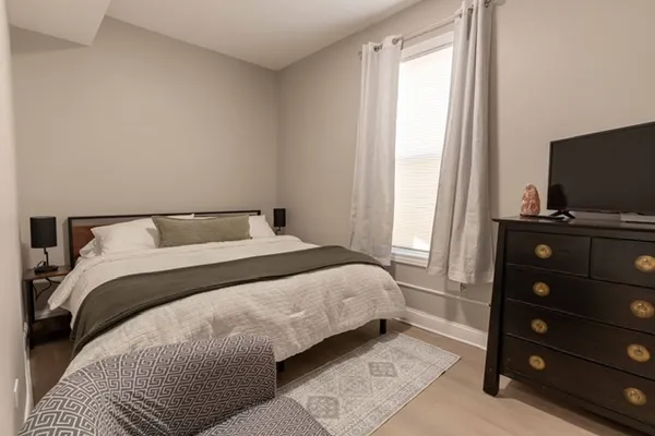 $2,975 | 3049 North Avers Avenue, Unit 2, Chicago, IL 60618