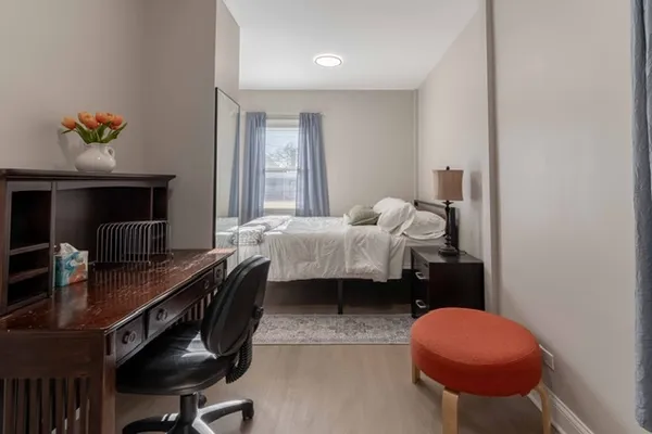 $2,975 | 3049 North Avers Avenue, Unit 2, Chicago, IL 60618