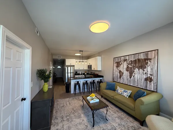 $2,975 | 3049 North Avers Avenue, Unit 2, Chicago, IL 60618