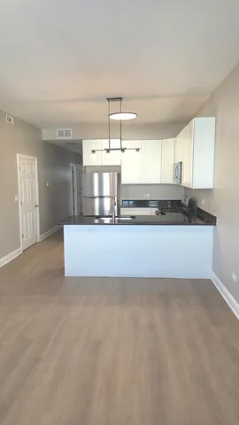 $1,995 | 3049 North Avers Avenue, Unit 2, Chicago, IL 60618