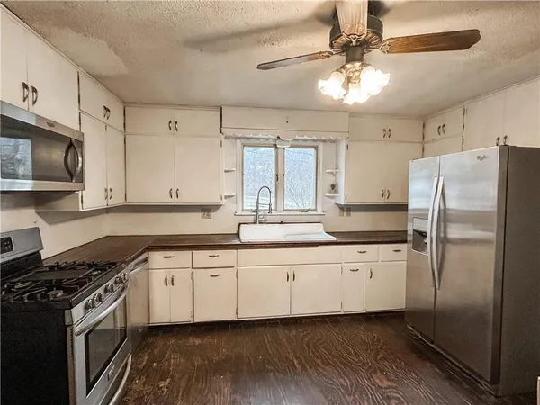 $339,900 | 421 South 1st Street, Mound City, KS 66056