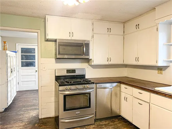 $339,900 | 421 South 1st Street, Mound City, KS 66056
