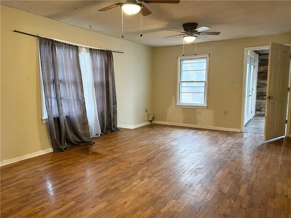 $339,900 | 421 South 1st Street, Mound City, KS 66056