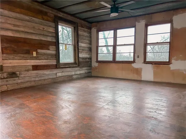 $339,900 | 421 South 1st Street, Mound City, KS 66056